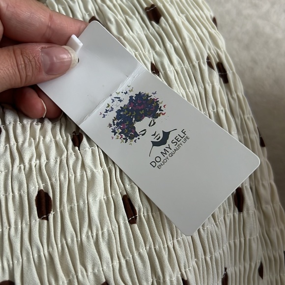 Polka dot Ruched dress ruffle bottom - Picture 3 of 3